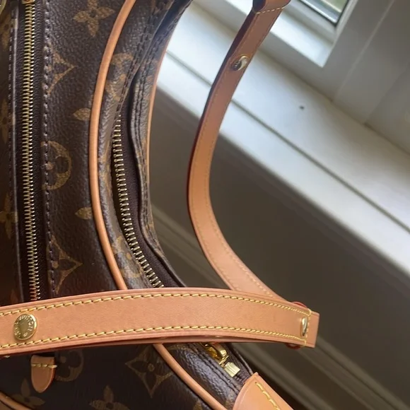 Louis Vuitton Loop bag - Picture 8 of 12